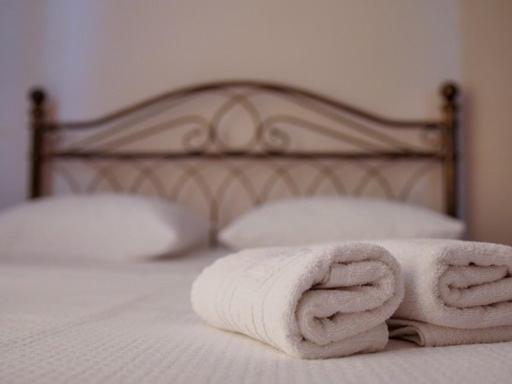 Vironas Hotel Himare Eksteriør bilde