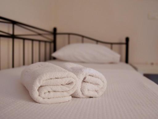 Vironas Hotel Himare Eksteriør bilde