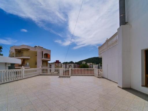 Vironas Hotel Himare Eksteriør bilde