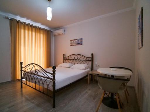 Vironas Hotel Himare Eksteriør bilde